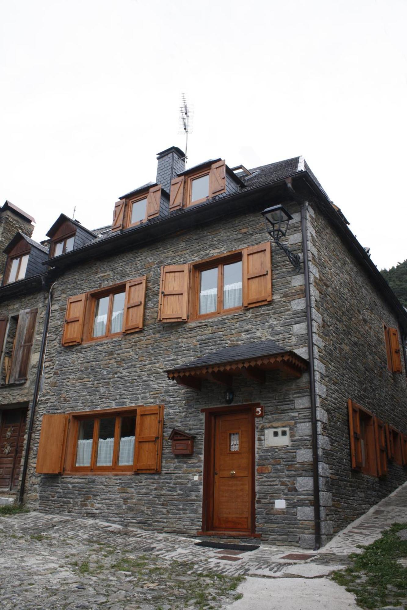 Mont Apartamentos Valle De Aran מראה חיצוני תמונה